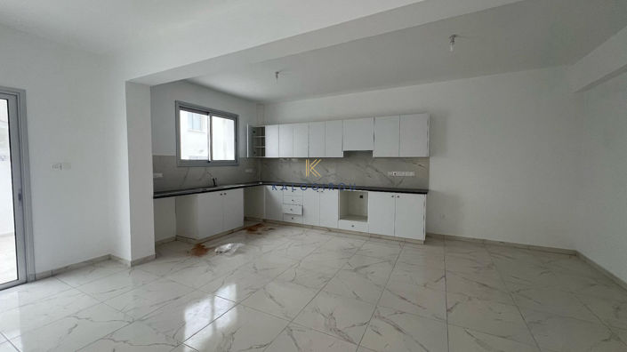 Image No.3-Maison de 4 chambres à vendre à Kiti