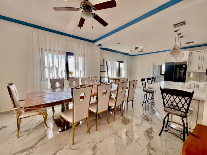 Image No.10-5 Bed House for sale