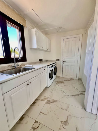 Image No.18-5 Bed House for sale