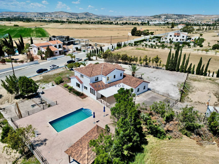 Image No.2-5 Bed House for sale