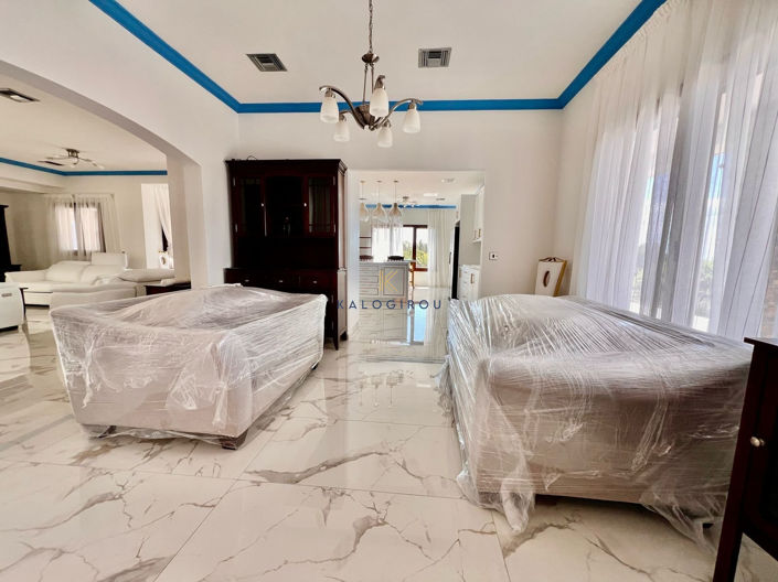 Image No.21-5 Bed House for sale