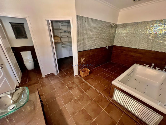 Image No.28-5 Bed House for sale