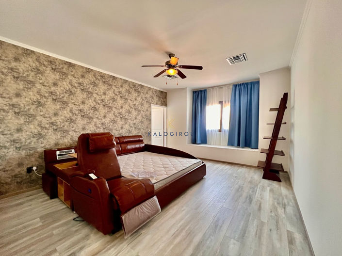 Image No.35-5 Bed House for sale