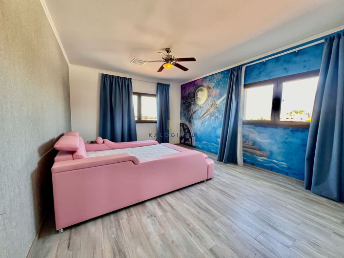 Image No.36-5 Bed House for sale