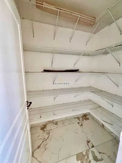 Image No.37-5 Bed House for sale