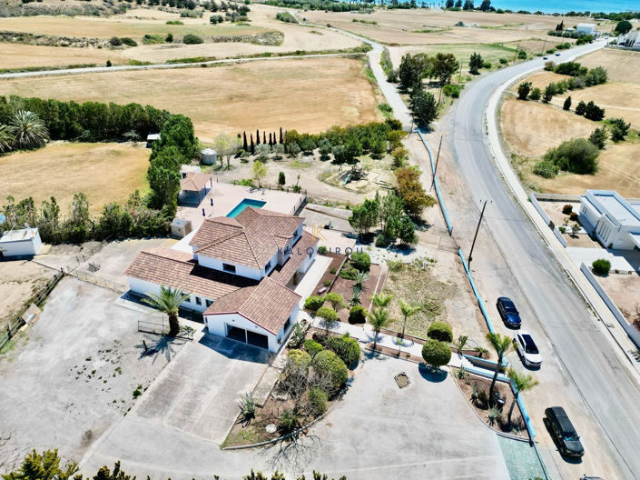 Image No.48-5 Bed House for sale