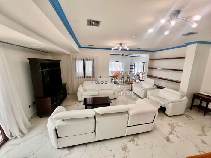 Image No.5-5 Bed House for sale