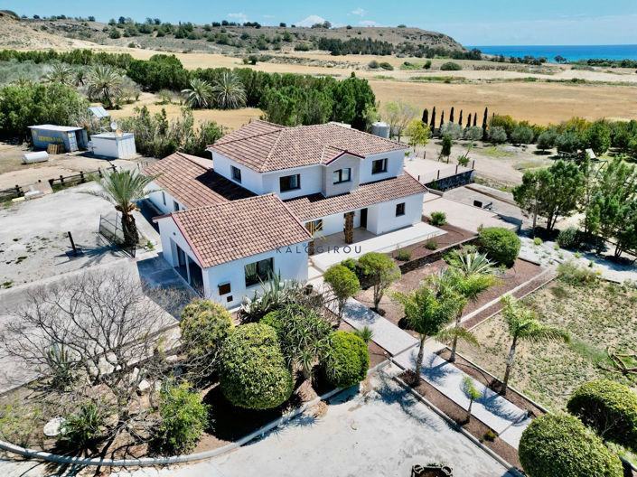 Image No.50-5 Bed House for sale