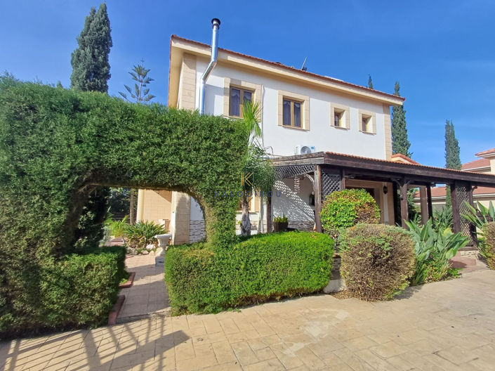 Image No.2-4 Bed House for sale