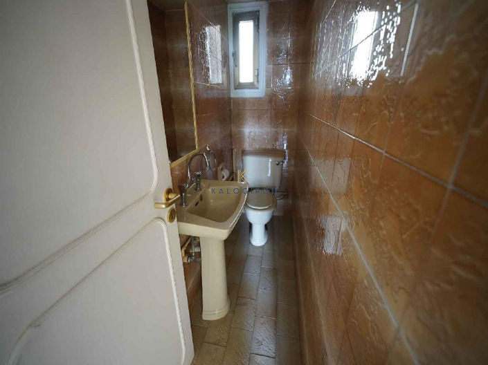 Image No.8-Propriété de 7 chambres à vendre à Aglantzia