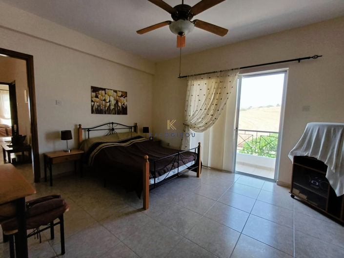 Image No.12-4 Bed House for sale