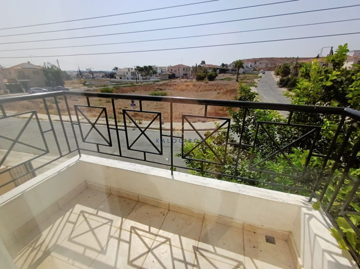 Image No.15-4 Bed House for sale