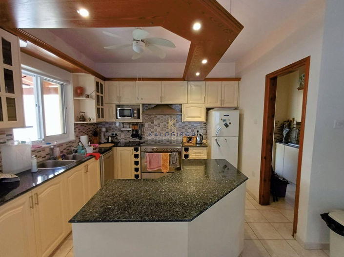 Image No.7-4 Bed House for sale