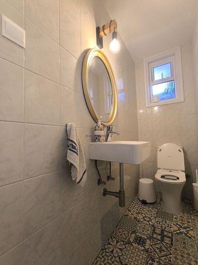 Image No.16-3 Bed House for sale