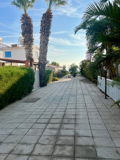 Image No.19-3 Bed House for sale