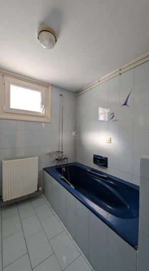 Image No.18-6 Bed Property for sale