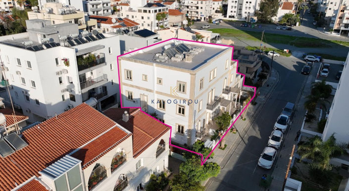 Image No.2-6 Bed Property for sale