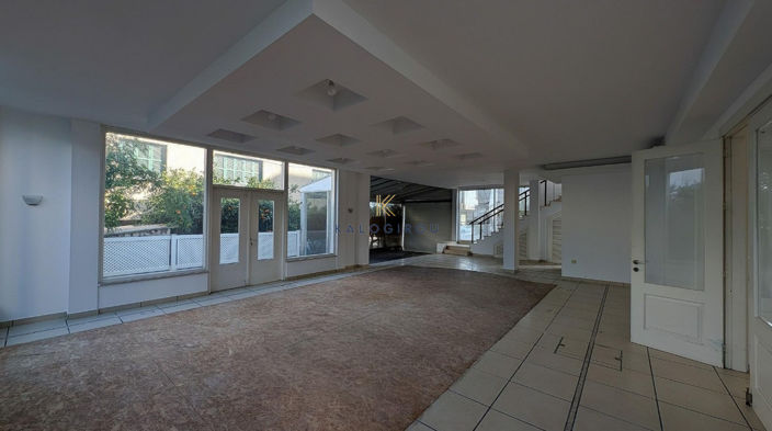 Image No.22-6 Bed Property for sale