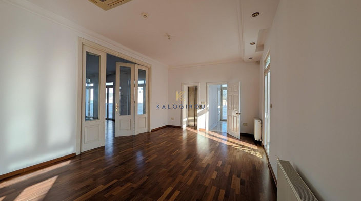 Image No.27-6 Bed Property for sale