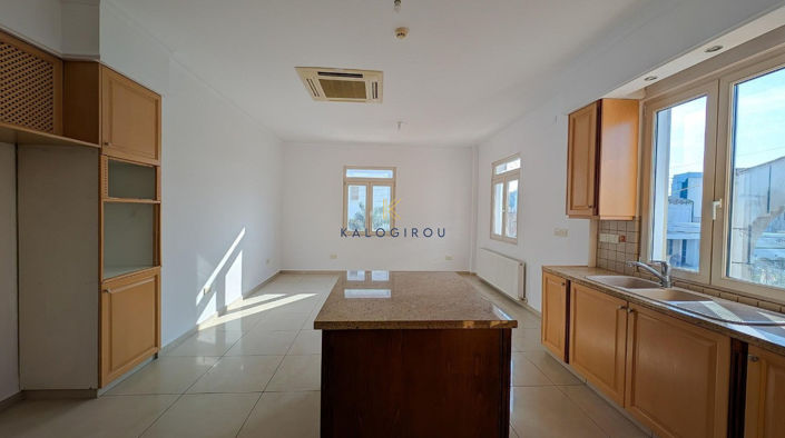 Image No.31-6 Bed Property for sale