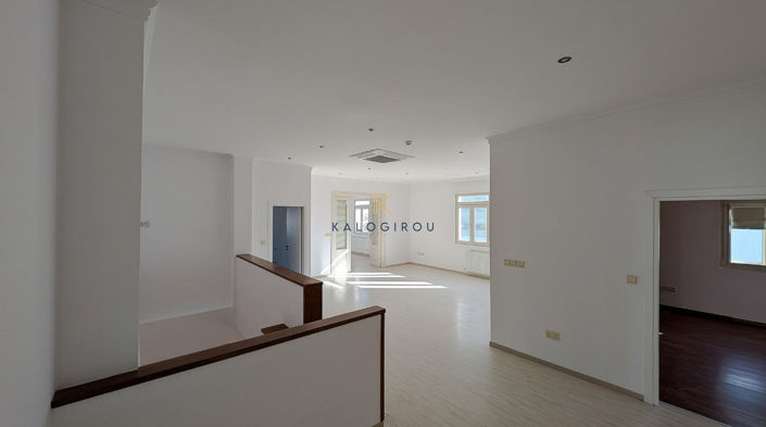 Image No.36-6 Bed Property for sale