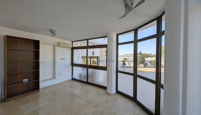 Image No.12-7 Bed House for sale