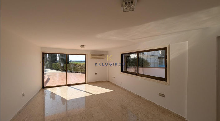 Image No.15-7 Bed House for sale