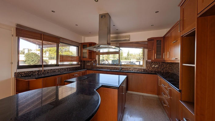 Image No.18-7 Bed House for sale