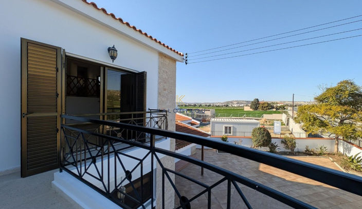 Image No.26-7 Bed House for sale