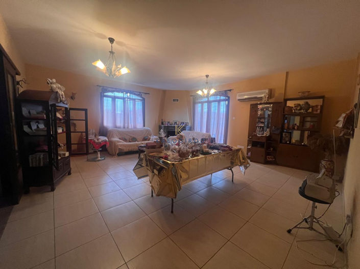 Image No.18-7 Bed House for sale