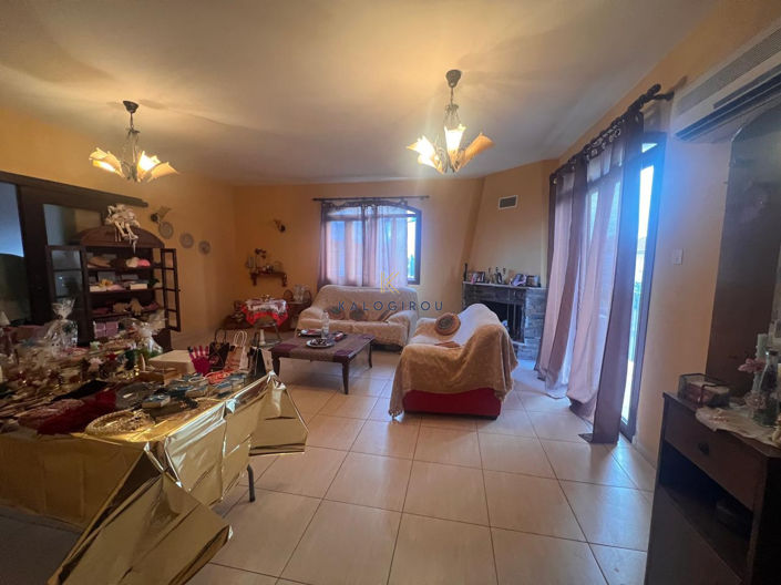 Image No.19-7 Bed House for sale