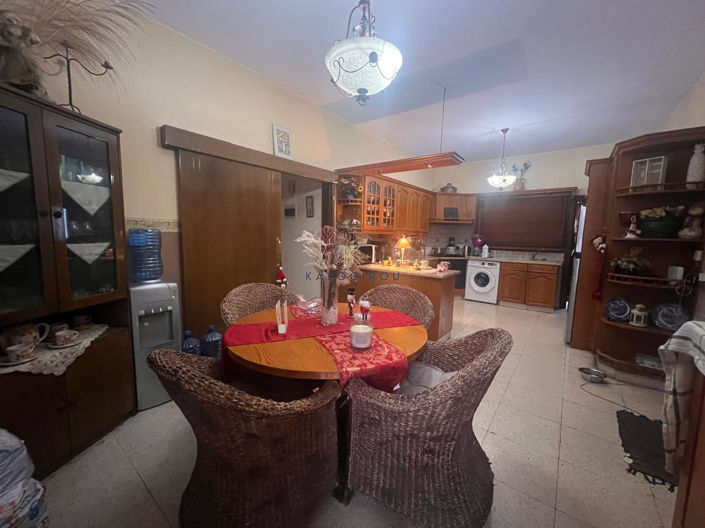 Image No.7-7 Bed House for sale