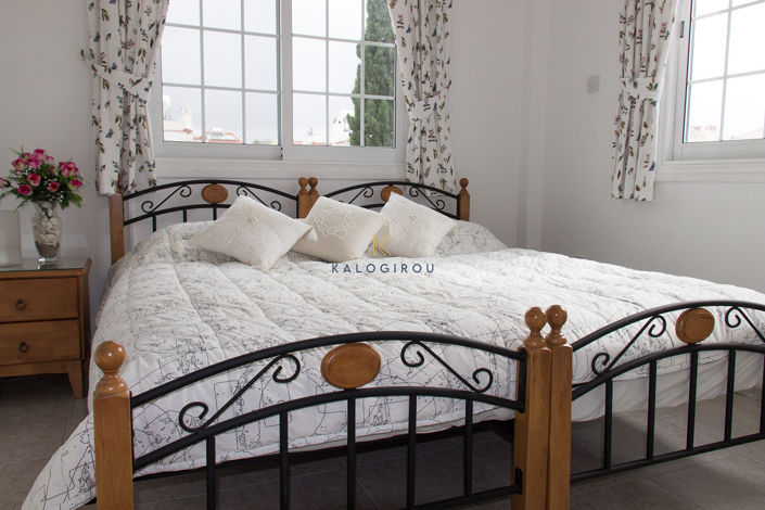 Image No.11-2 Bed House for sale