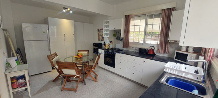 Image No.5-2 Bed House for sale