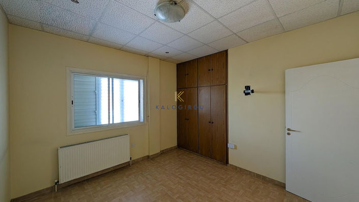 Image No.10-3 Bed House for sale