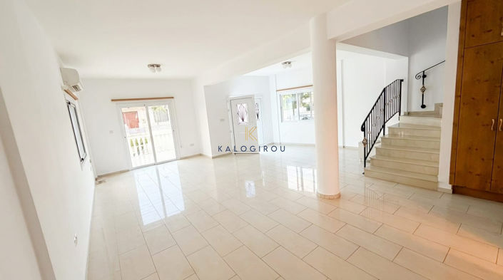 Image No.3-5 Bed House for sale