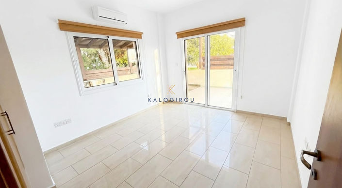 Image No.4-5 Bed House for sale