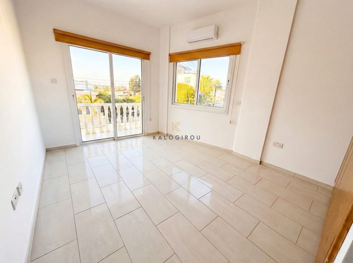 Image No.5-5 Bed House for sale