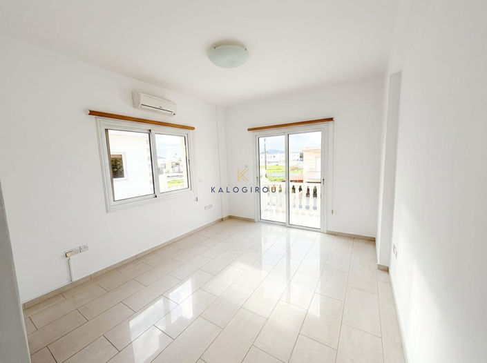 Image No.6-5 Bed House for sale