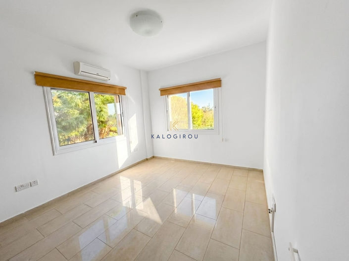 Image No.7-5 Bed House for sale