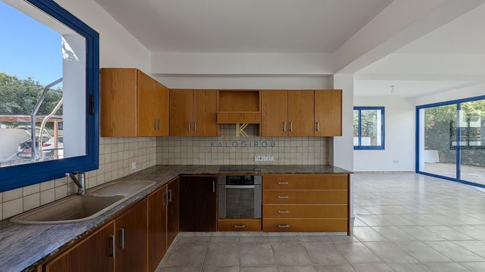 Image No.10-3 Bed House for sale