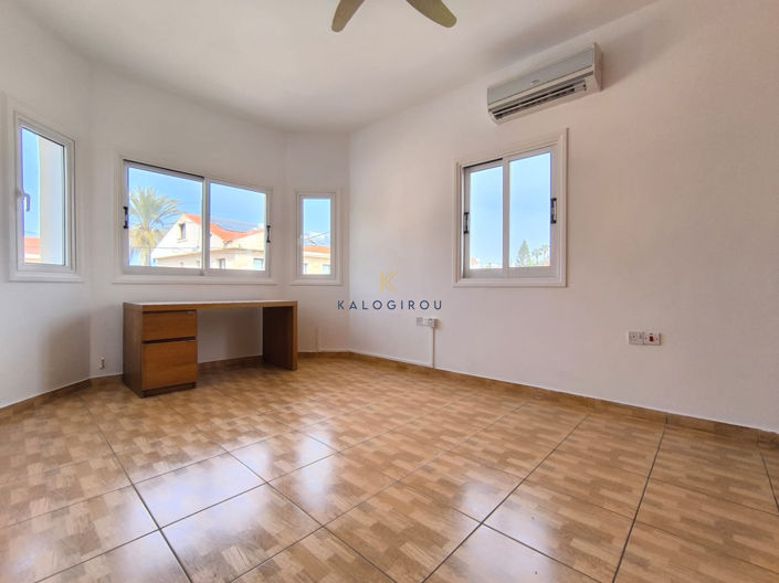 Image No.13-4 Bed House for sale