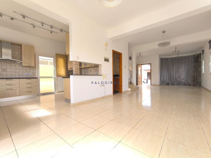 Image No.6-4 Bed House for sale