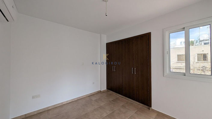 Image No.11-8 Bed Property for sale