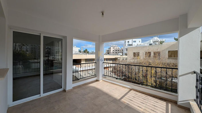 Image No.13-8 Bed Property for sale