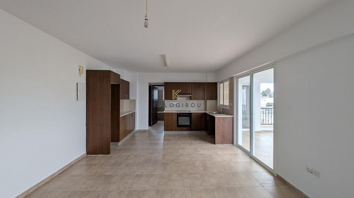 Image No.15-8 Bed Property for sale