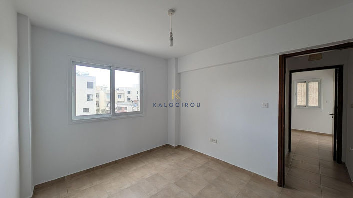 Image No.17-8 Bed Property for sale