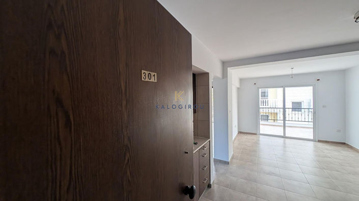 Image No.24-8 Bed Property for sale