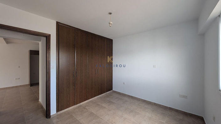 Image No.32-8 Bed Property for sale