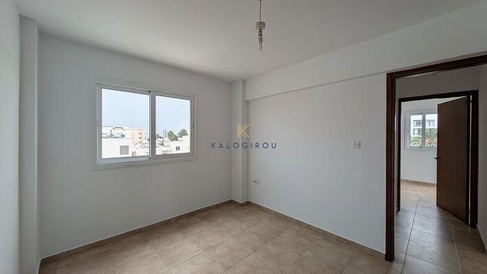 Image No.40-8 Bed Property for sale